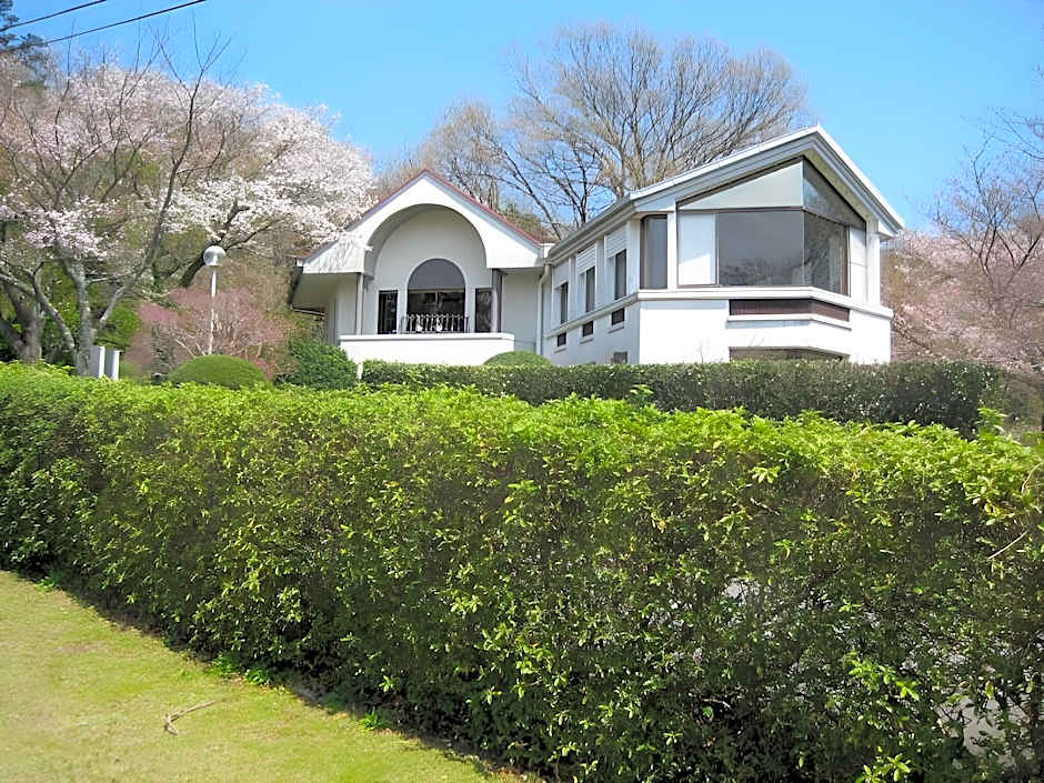 Izu Ippeki lake lakeside terrace