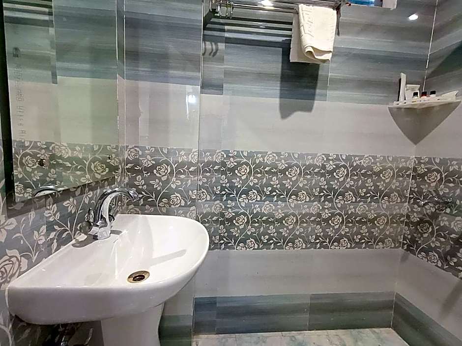 Hotel Aman Residency