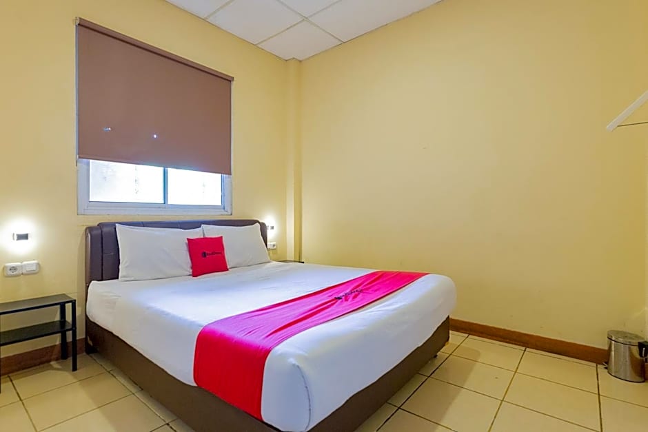 RedDoorz @ Iodium Residence Cikarang