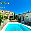 La Maison des Vendangeurs - TABLE D'HÔTES - Jacuzzi - Balnéo SPA - ACCES Piscine pour chambre Grafitti et chambre La Tour