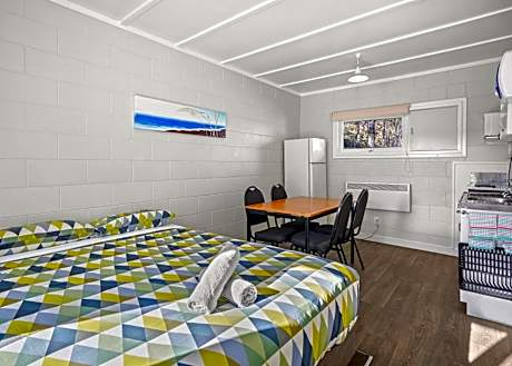 Cabin with Kitchenette and Shared Bathroom