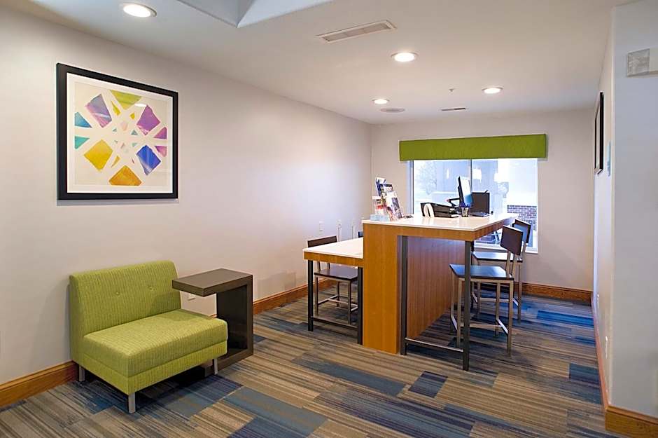 Holiday Inn Express Hotel & Suites Brookings By IHG