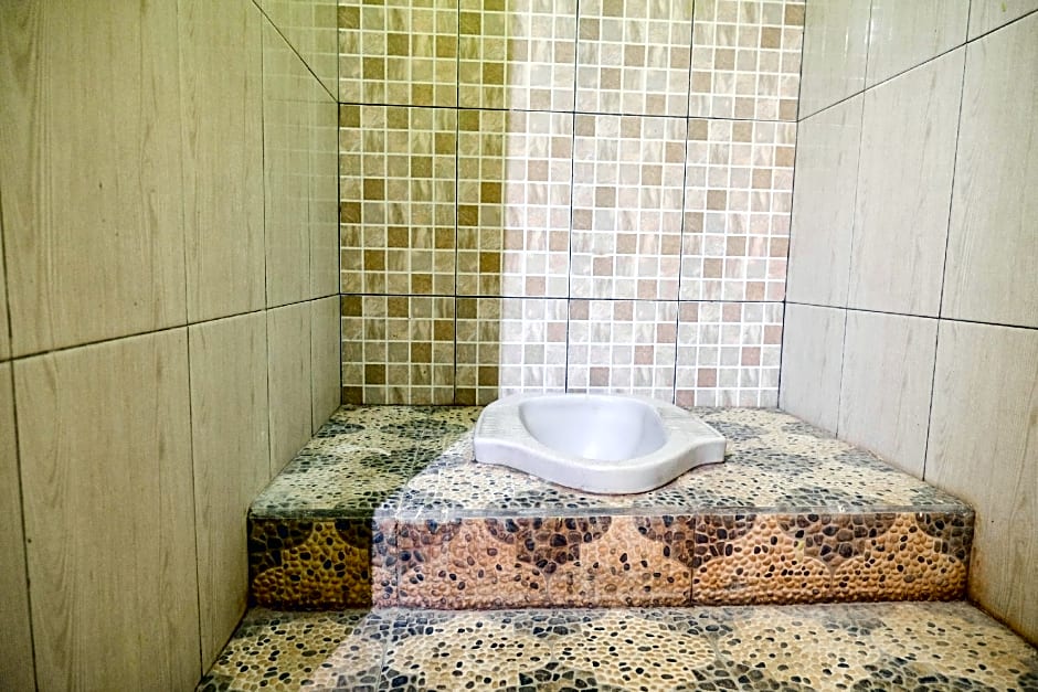 OYO 1773 Ilyasa Family