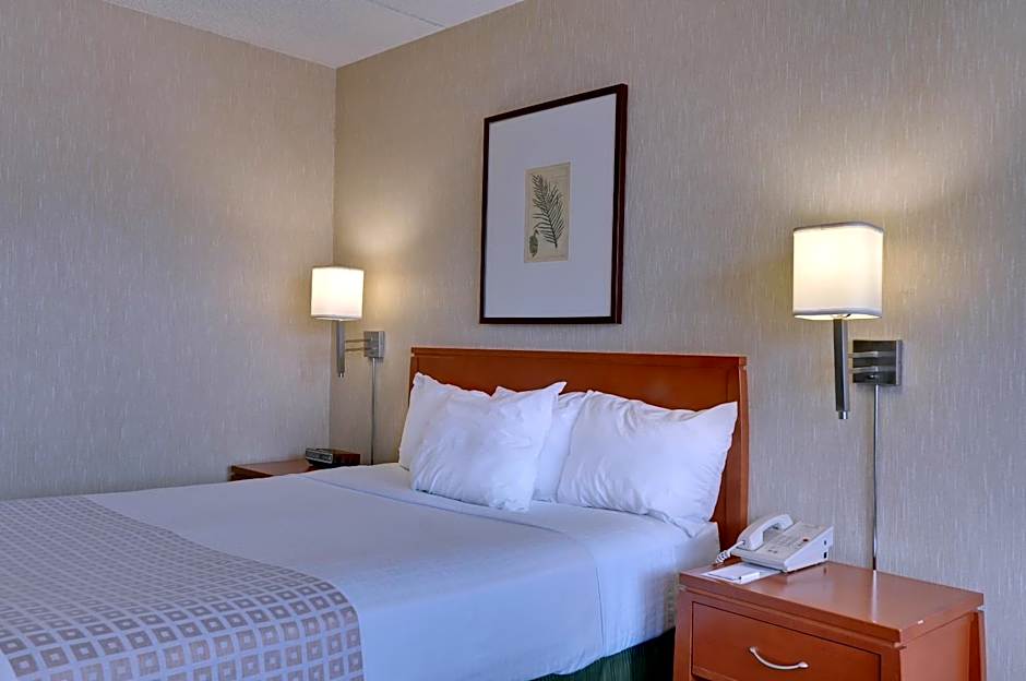 Vagabond Inn Executive Old Town