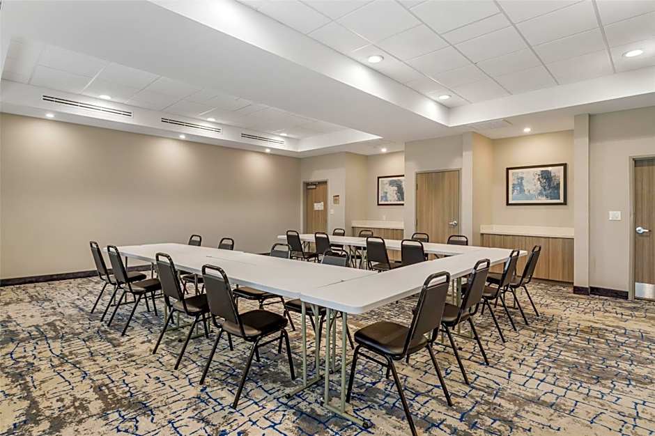 Best Western Plus Mid County