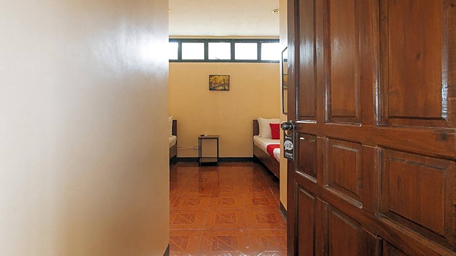 RedDoorz @ Casa Buena Dormitel Davao City