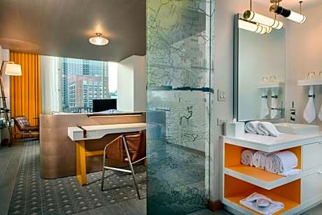 Deluxe King Room with Water View