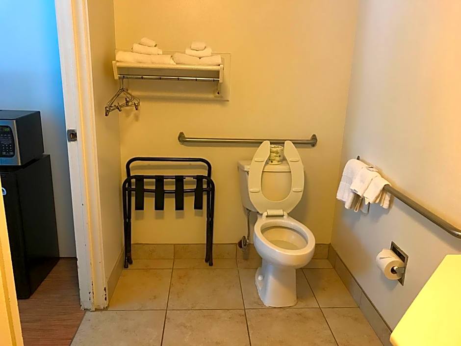 Motel 6-Des Moines, IA - North