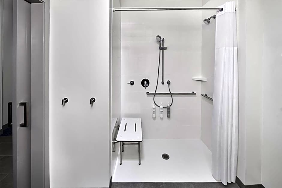 Hampton Inn by Hilton Lincoln Downtown