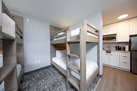 Junior Suite 2 Twin Bunk Beds, Non-Smoking