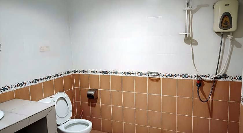 Natol Homestay - Kuching Home Penthouse Airport Road