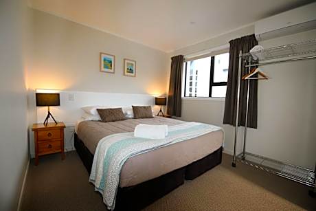 One-Bedroom Apartment with Terrace - 5