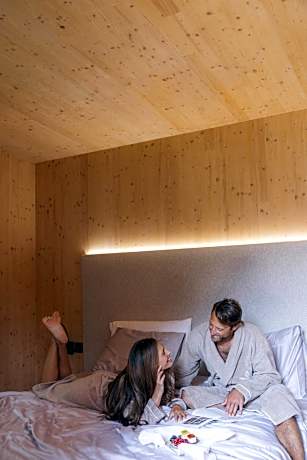 Deluxe Suite with Spa Bath