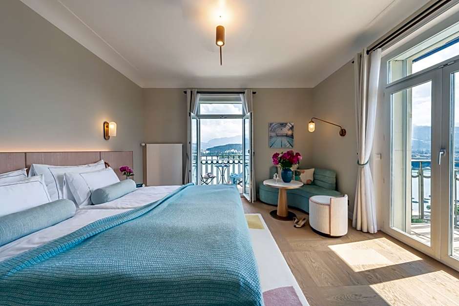 Photo 1 of 5 of Deluxe Grand, Lake View