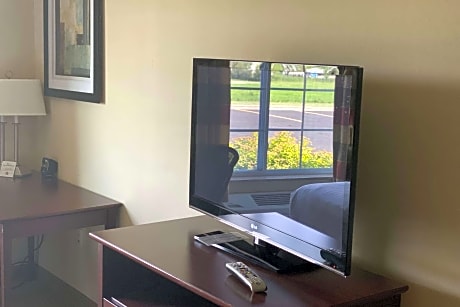 1 King Bed Mobility Accessible Room Roll-In Shower Non-Smoking