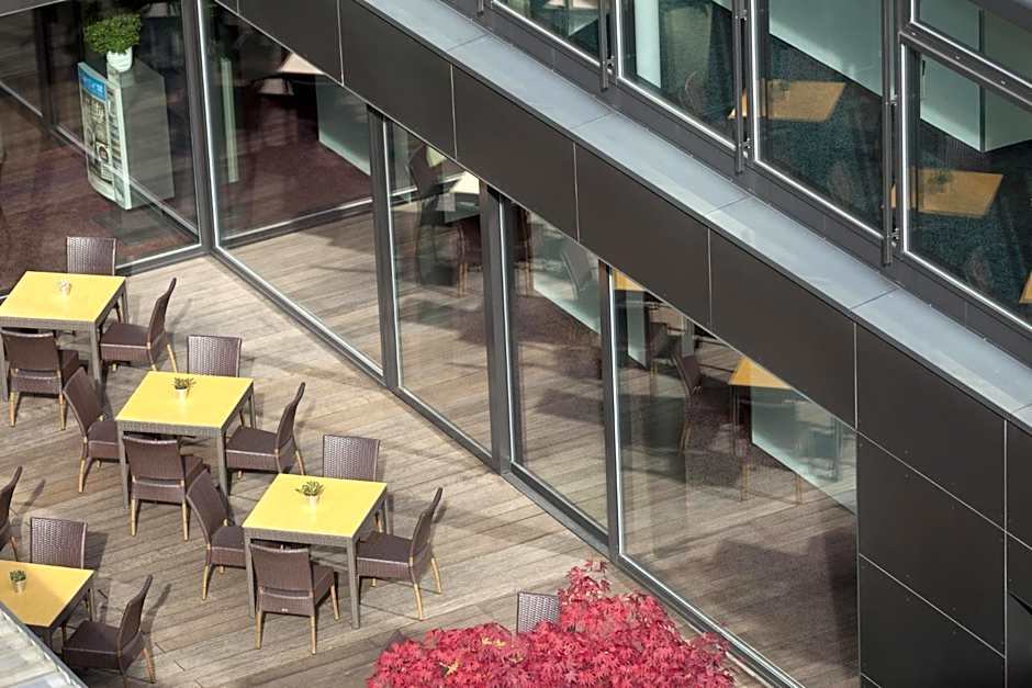 Holiday Inn Express Zürich Airport By IHG