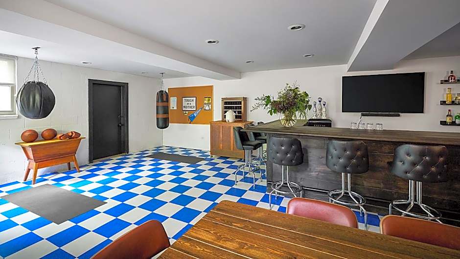 The Neighborhood Hotel Grand Beach