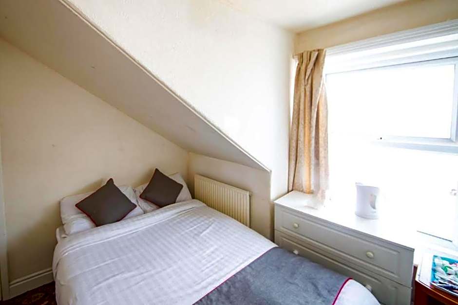 MyRoomz Hollingdales Hotel