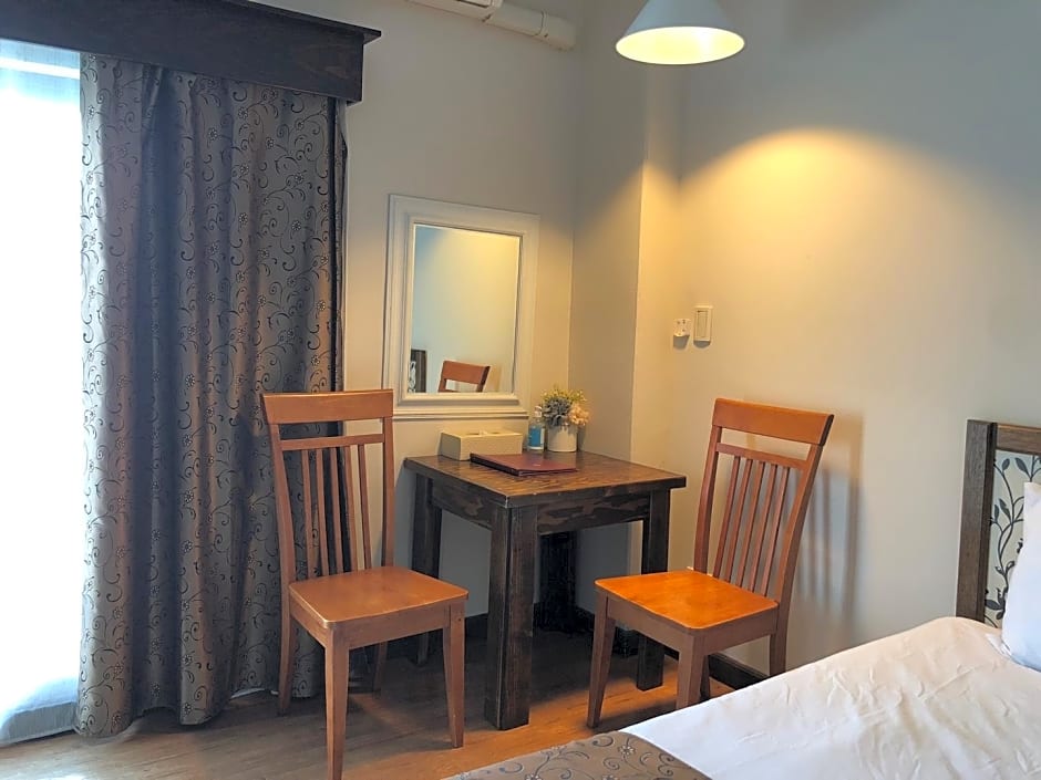 Holiday Saipan Hotel