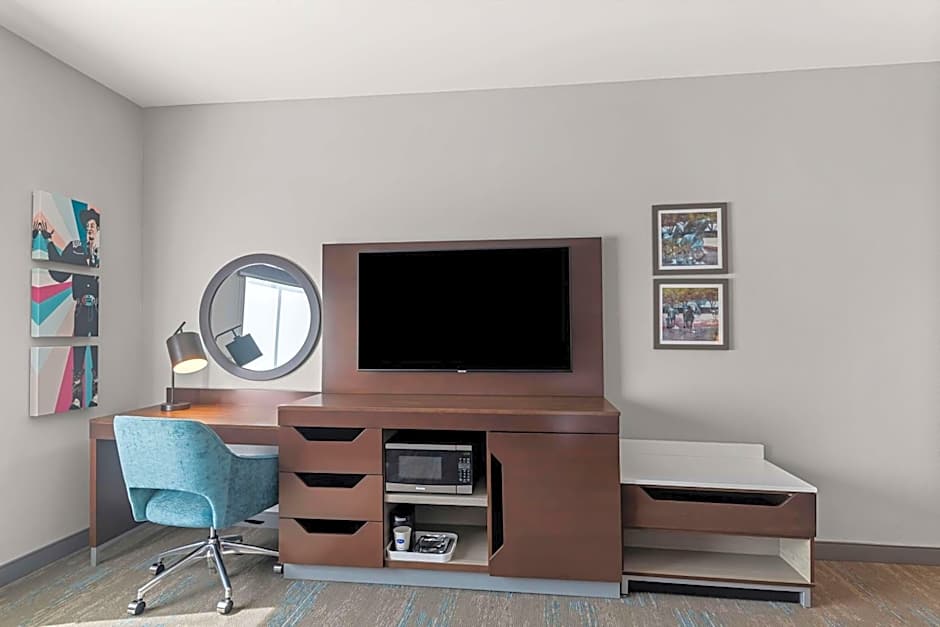 Photo 1 of 7 of 1 King Bed with Sofabed
