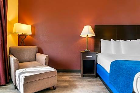 King Room with Work Desk - Non-Smoking