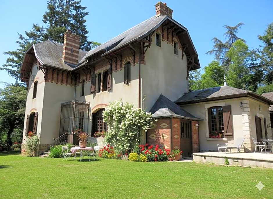 Le Manoir sur la Roche, 74, impasse du manoir, 71520 Navour sur Grosne D121