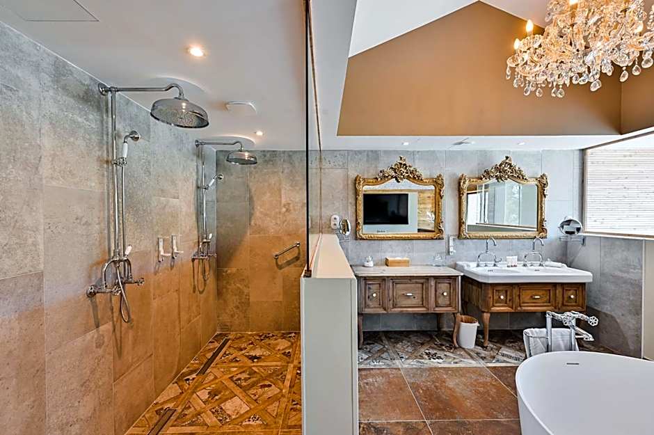 Le Hameau des Pesquiers Ecolodge, Curio Collection by Hilton