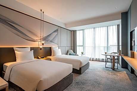 Premium Deluxe Twin Room with Lake View