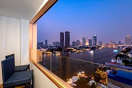1 King Bed, Balcony Suite, River View