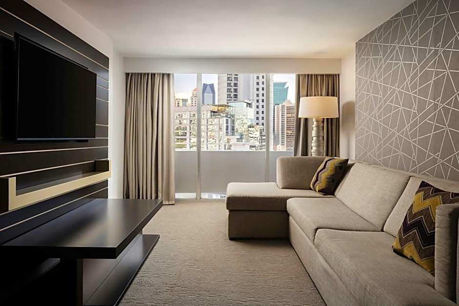 Renaissance Panama City Hotel