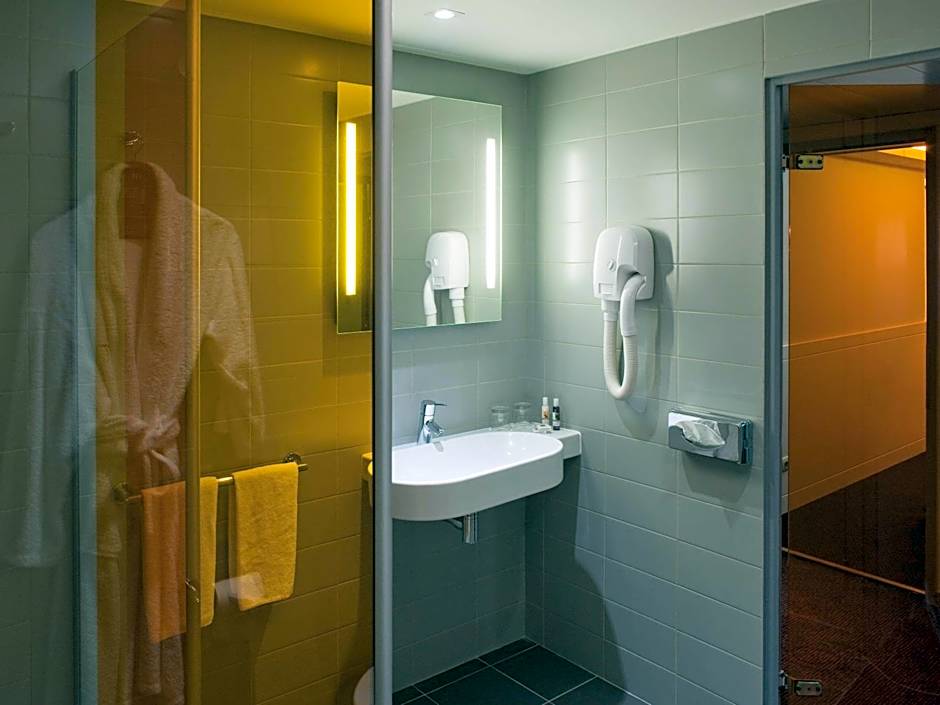 Residence Mercure Paris La Defense Grande Arche