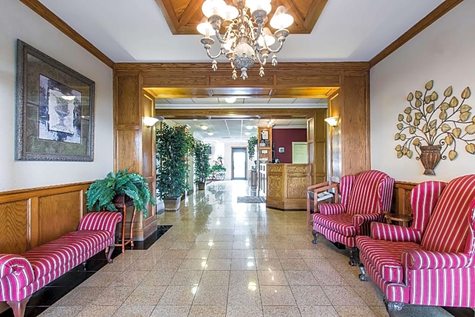 Comfort Inn At Founders Tower