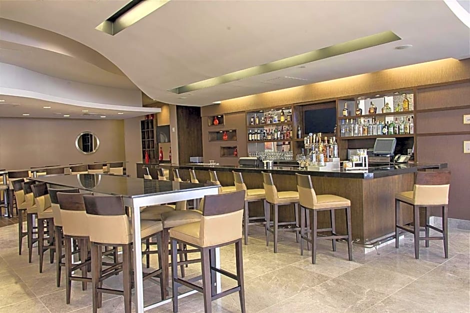 Embassy Suites by Hilton Newark Airport