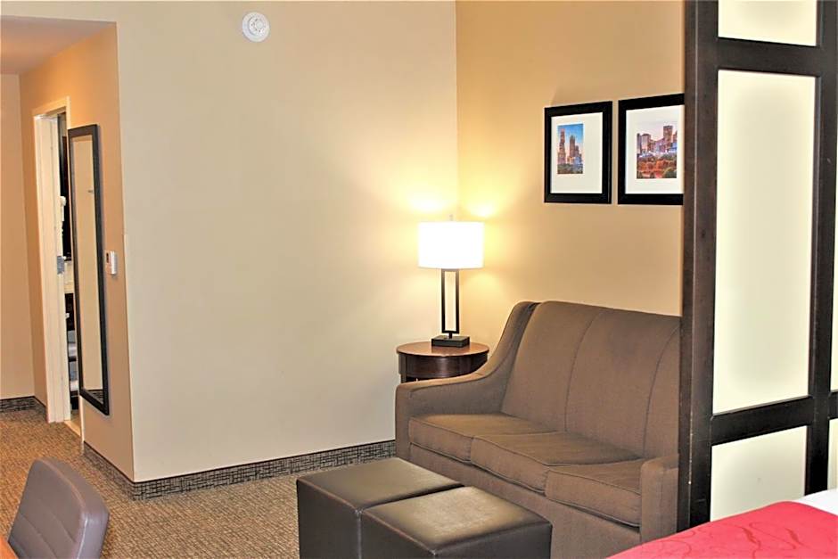 Comfort Suites Huntersville near Lake Norman