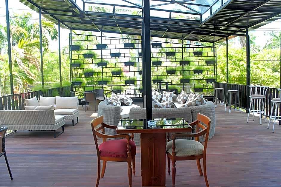 Royal Regantris Cendana 