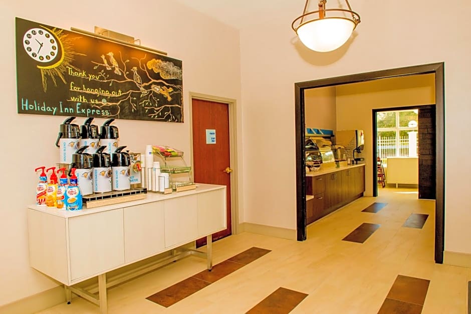 Holiday Inn Express St. Petersburg North / I-275 By IHG