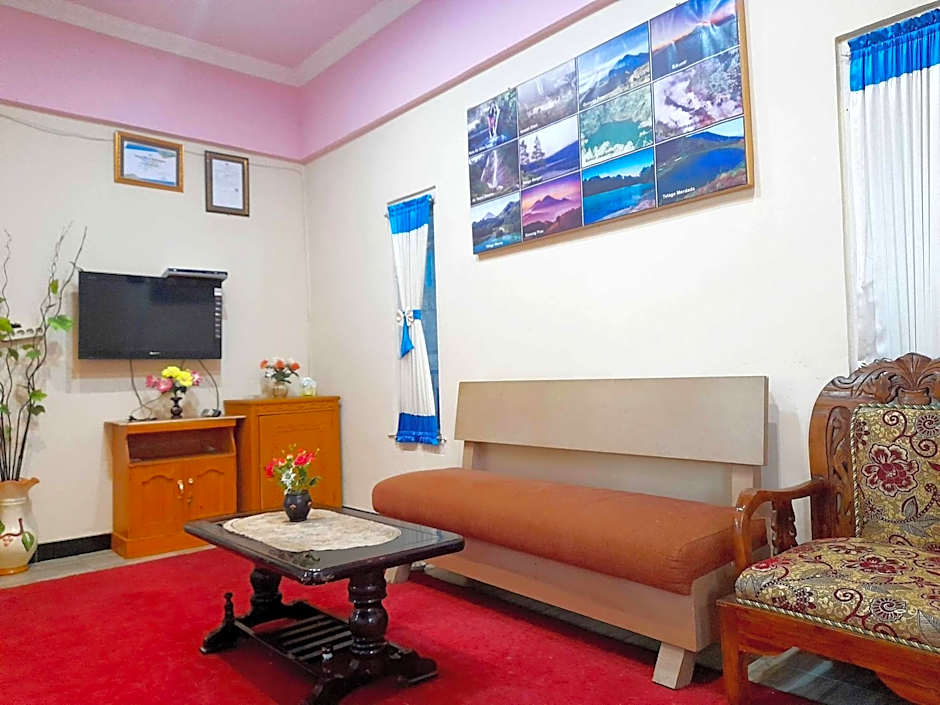 Shinta Syariah Homestay Dieng RedPartner