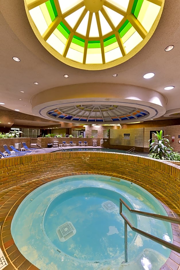 Edward Hotel and Convention Center