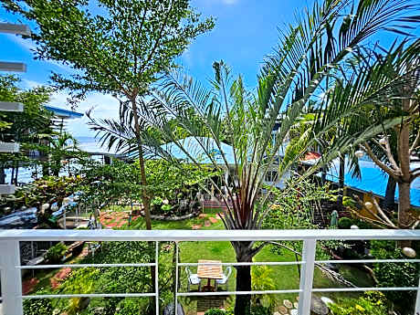 Family Room with Garden View