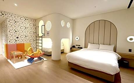 Deluxe Kids Playroom with Street View