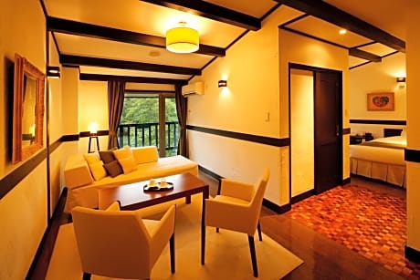 Twin Room with Private Bathroom