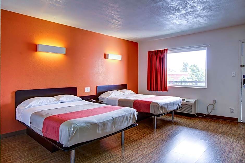 Motel 6 Richfield OH