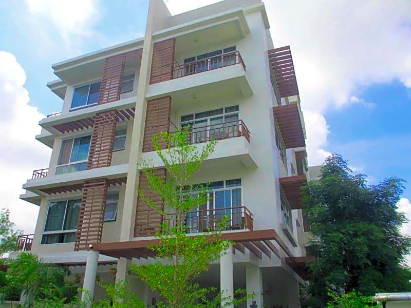 The Meet Green Apartment