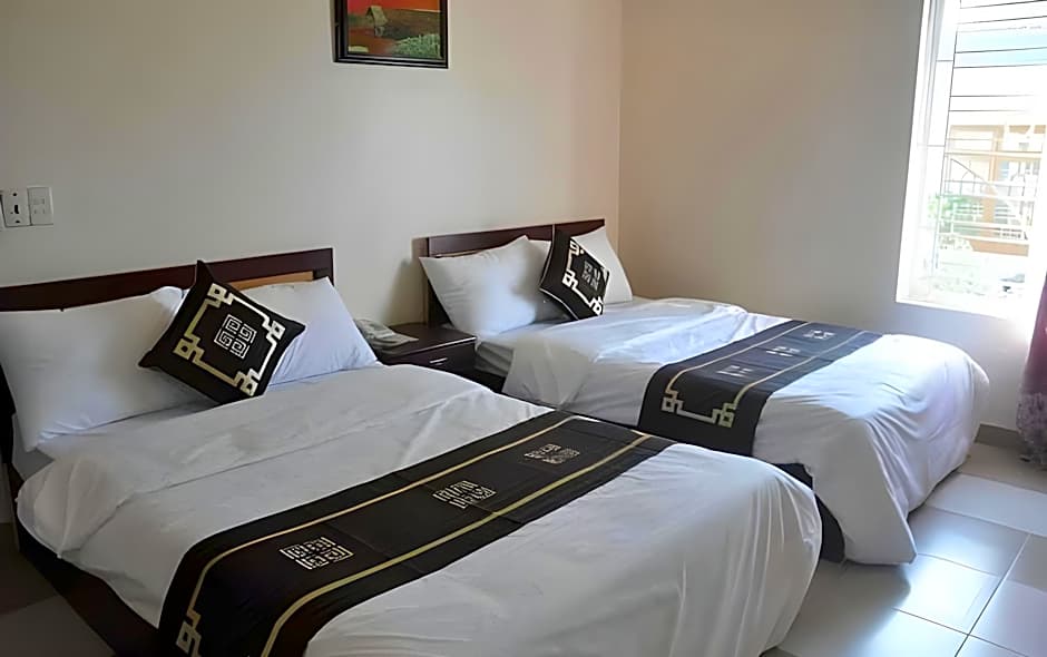 Rose Hotel
