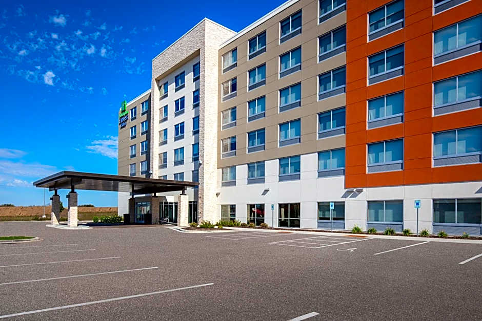 Holiday Inn Express And Suites Beloit By IHG