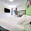 GO2 Gloucester Hotel by OYO