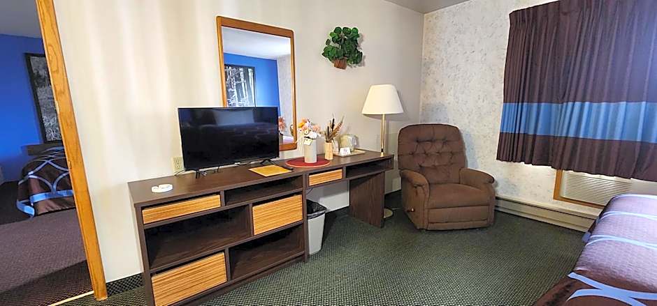 Hotel Iron Mountain Inn & Suites