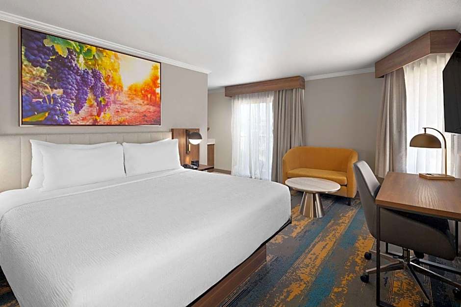 La Quinta Inn & Suites by Wyndham Yakima Downtown