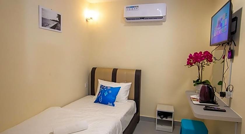 Southern Tip Hotel - City & 100m walk to McDonald's & FREE DOBI