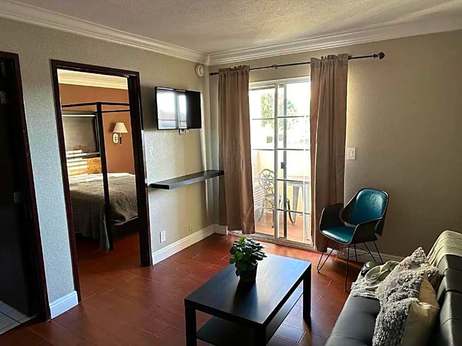 Cabana Inn & Suites